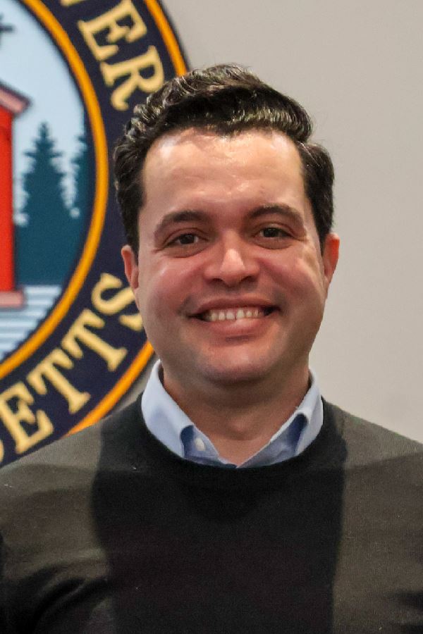 Carlos Jaquez Headshot